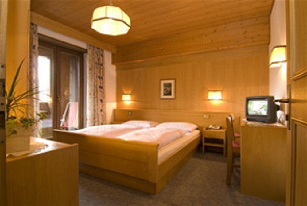 Bed&Breakfast Pension Hilpold Lana Esterno foto