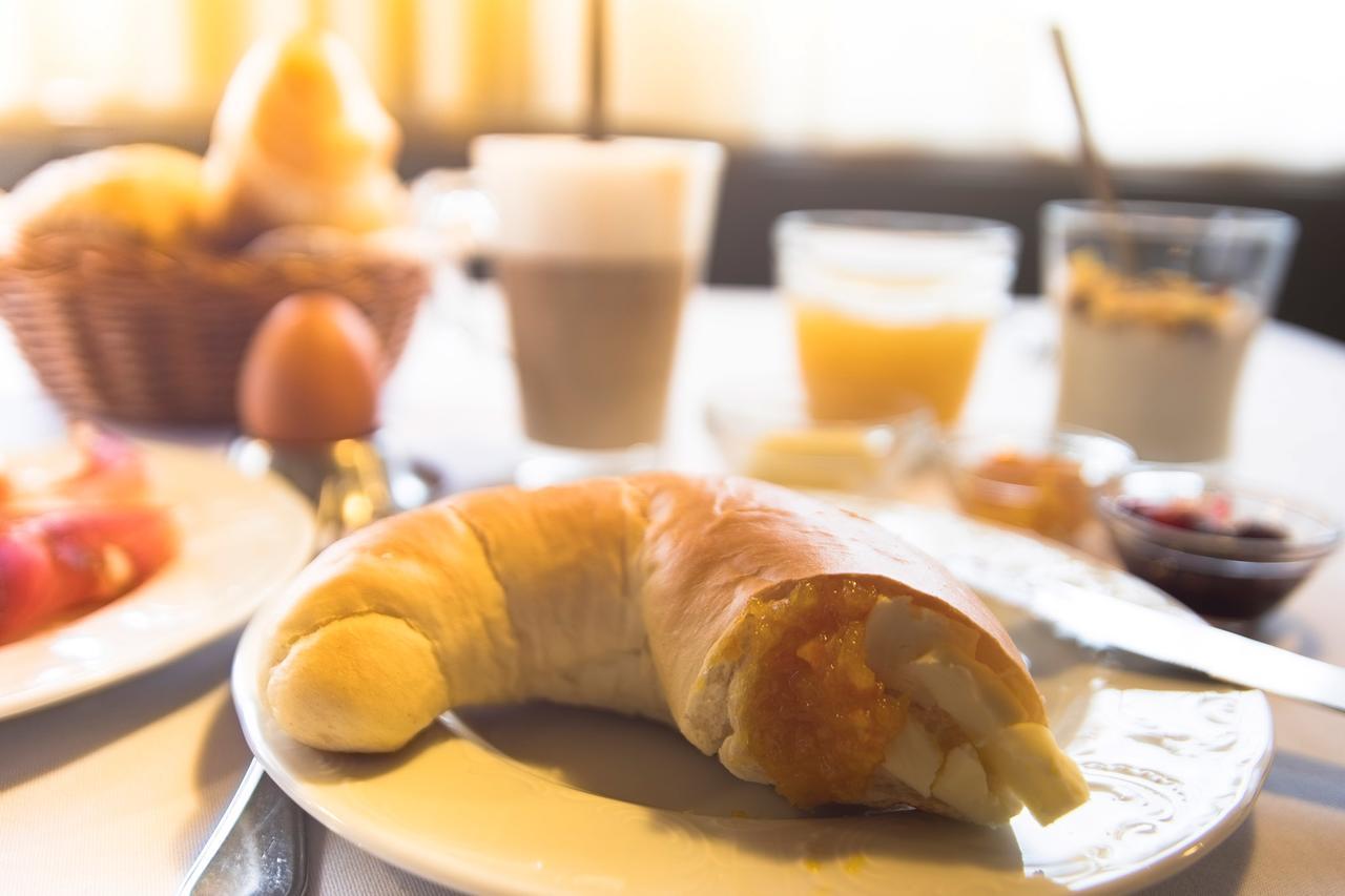 Bed&Breakfast Pension Hilpold Lana Esterno foto
