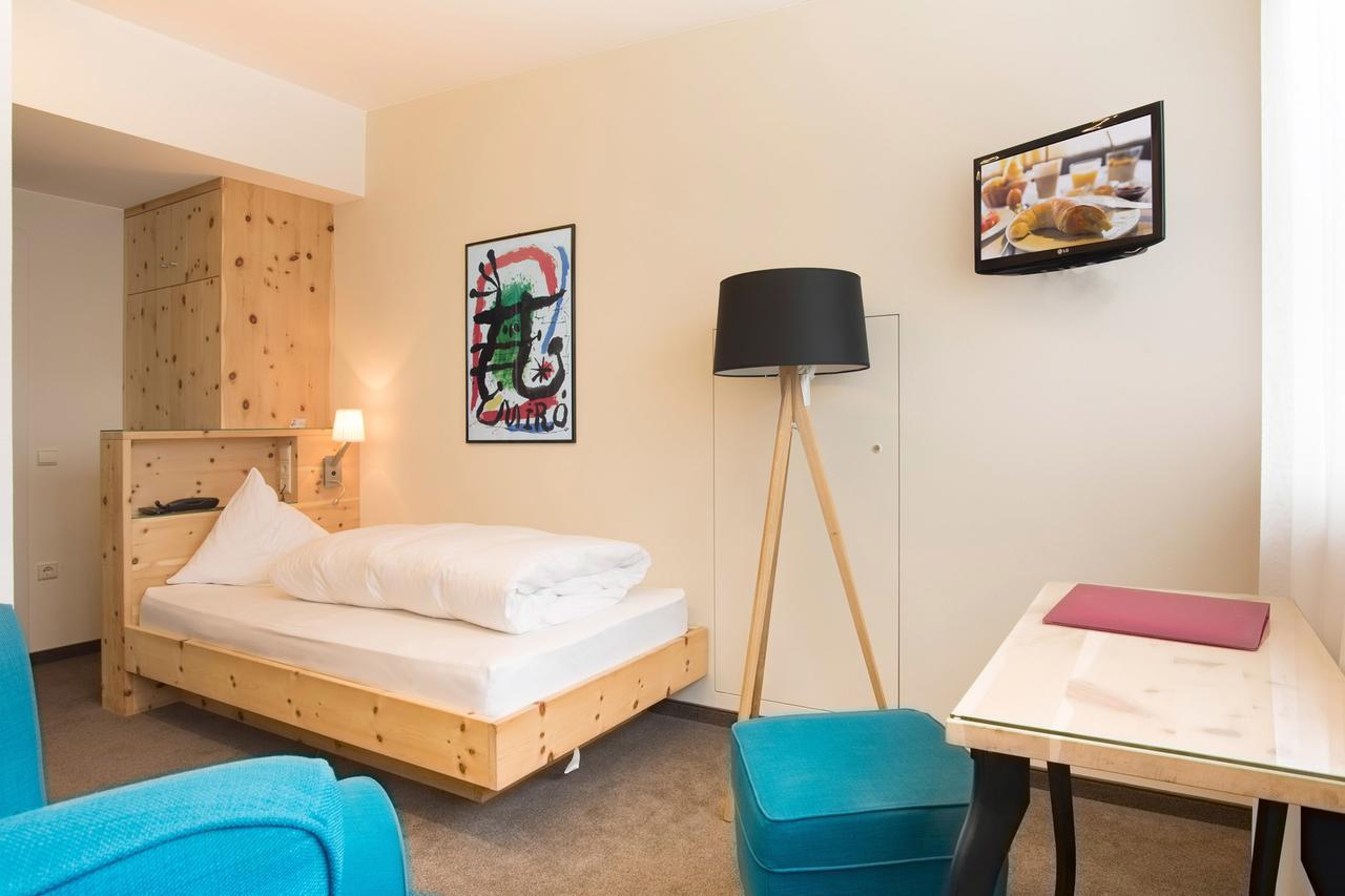 Bed&Breakfast Pension Hilpold Lana Esterno foto