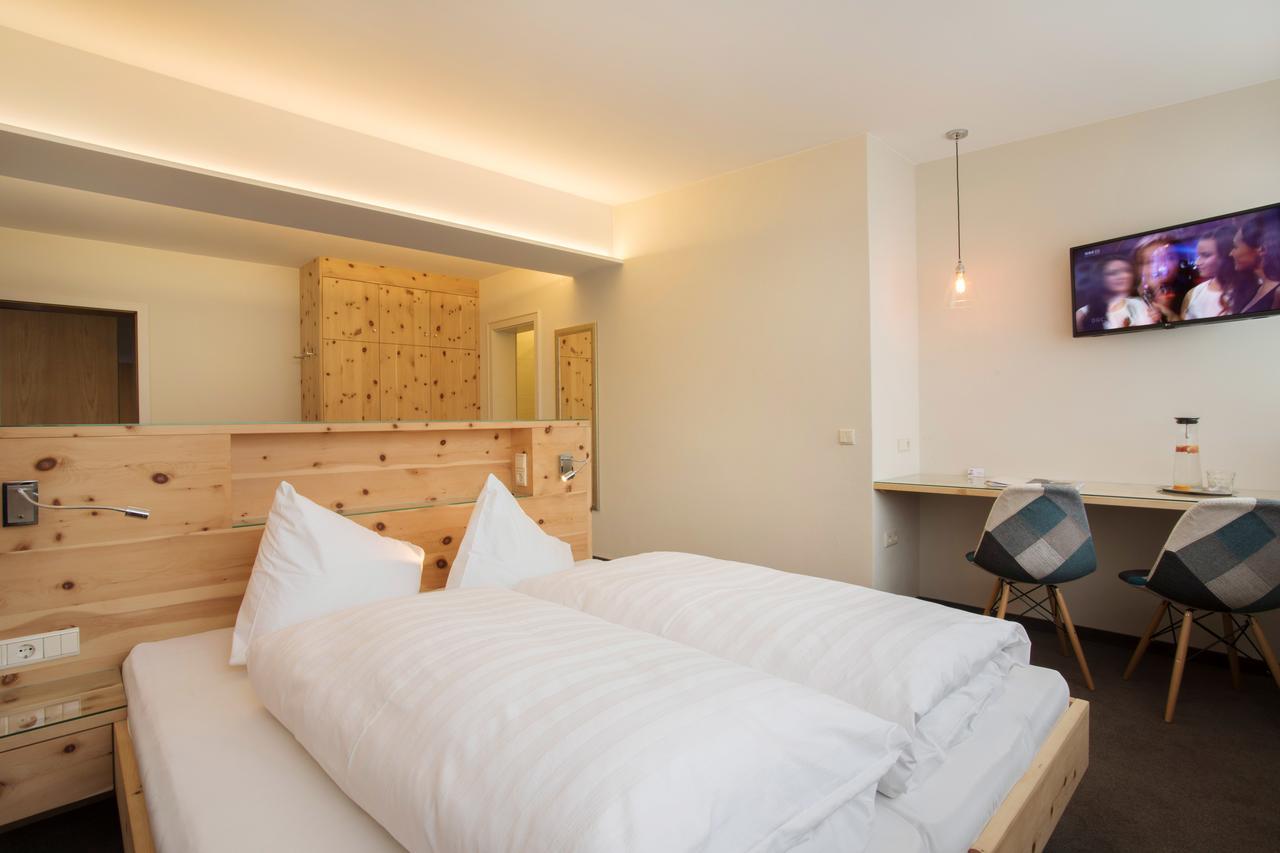 Bed&Breakfast Pension Hilpold Lana Esterno foto
